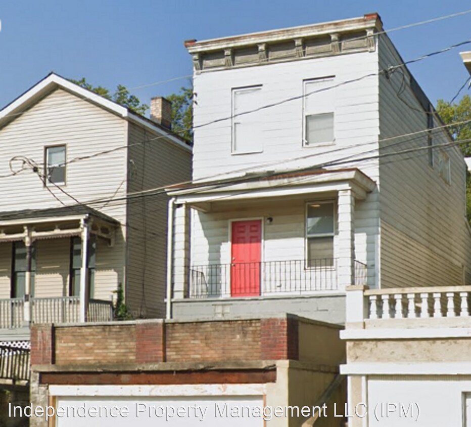 Building Photo - 3 br, 2.5 bath House - 4439 Colerain Ave