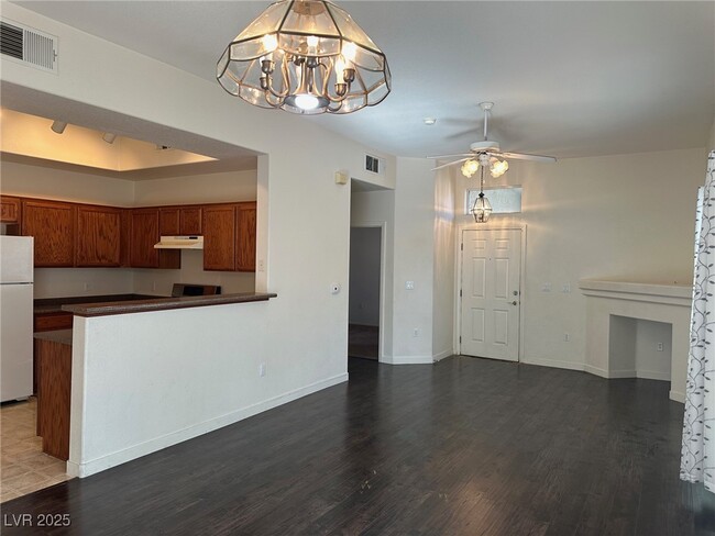 Building Photo - 3375 Cactus Shadow St