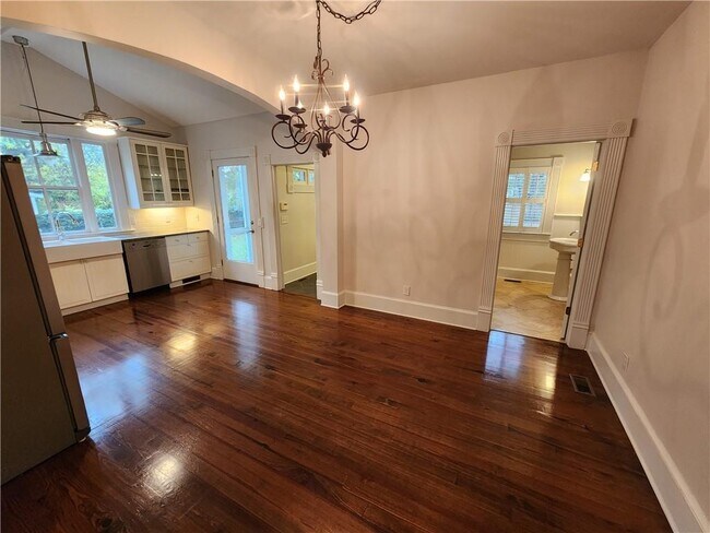 Foto del edificio - 1055 Longley Ave NW