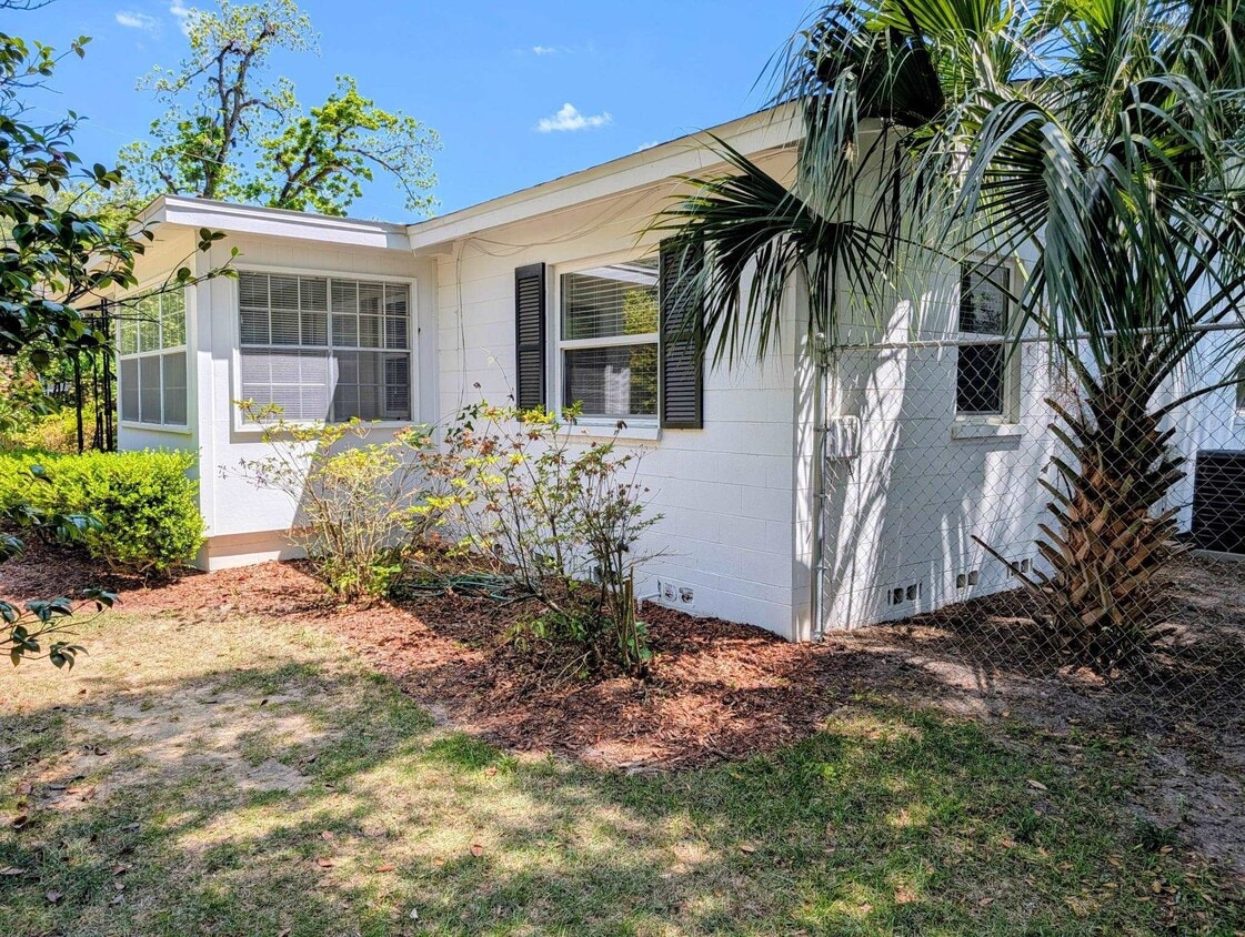 Foto del edificio - 219 W 7th Ave