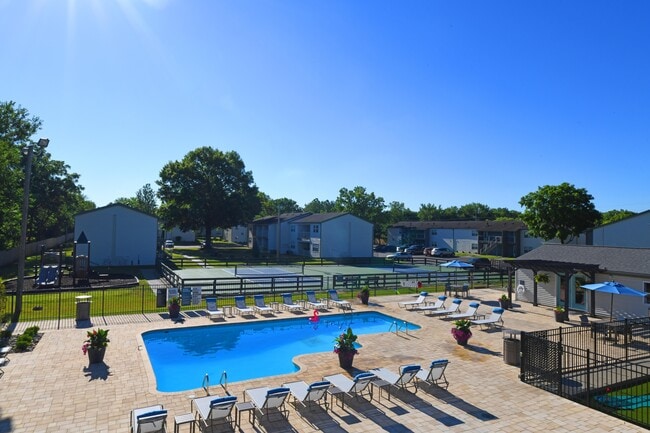 Swimming pool and Sundeck - The Manning Apartment Homes