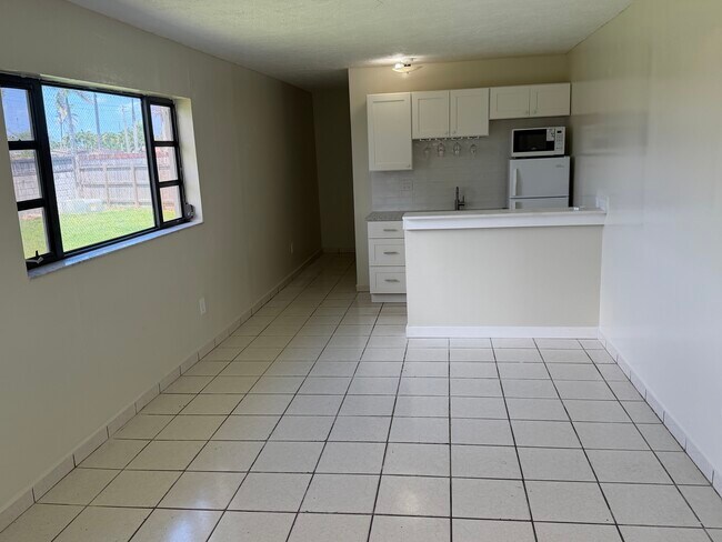 Building Photo - 10375 SW 152nd Ter