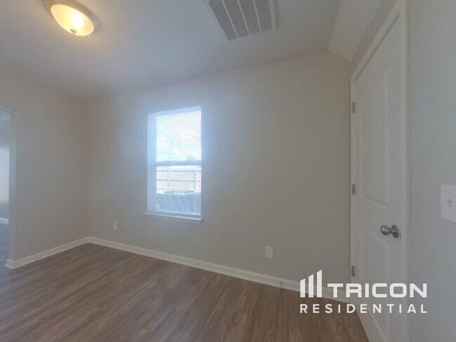 Foto del edificio - 120 Altondale Dr
