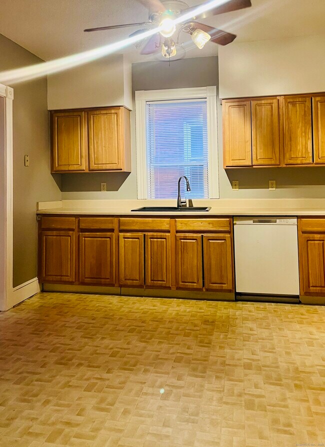 Foto del edificio - 24 Mortson St