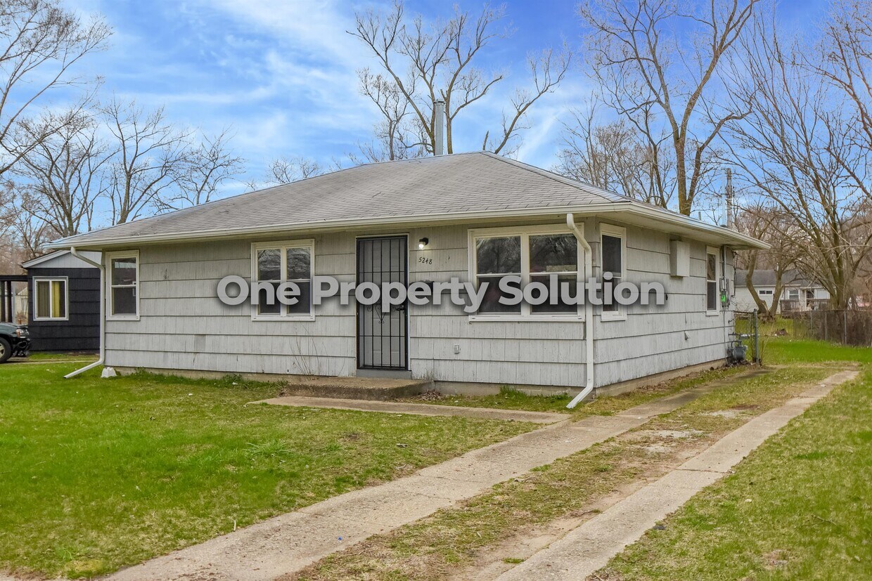 Foto principal - 5248 E 11th Pl