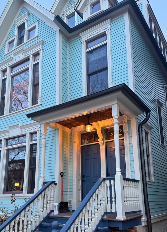 Photo - 1429 W Roscoe St Apartment