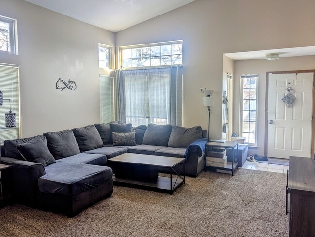 Foto del edificio - 1080 Noelle Bend