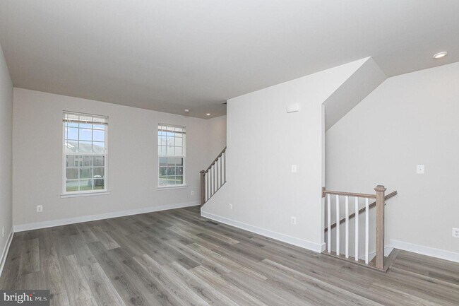 Building Photo - 14020 Sunrise Valley Dr