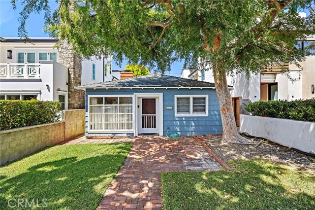 Building Photo - 619 Narcissus Ave
