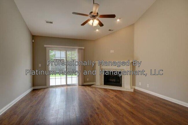 Building Photo - 2371 Ellsworth Dr