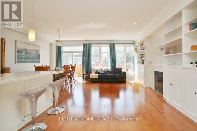 Building Photo - 2461 Regatta Ave