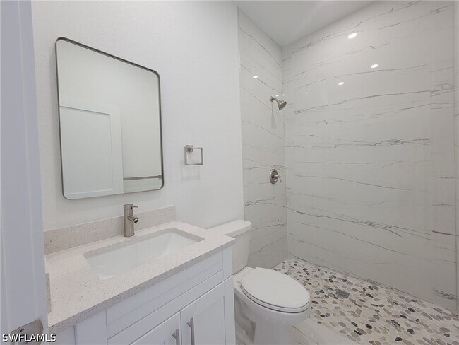 Foto del edificio - 886 Milwaukee Blvd