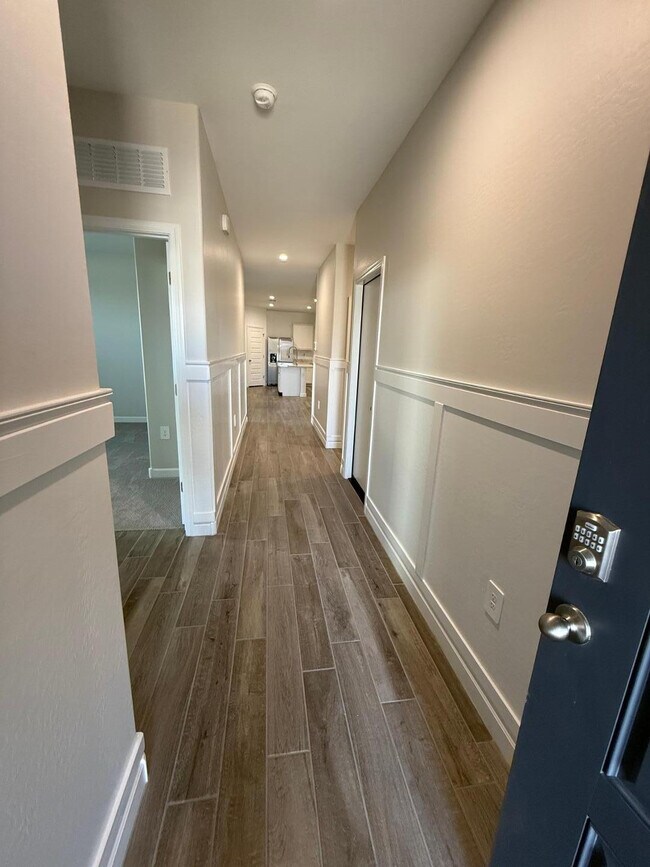 Foto del edificio - 2229 W Starfire Ave