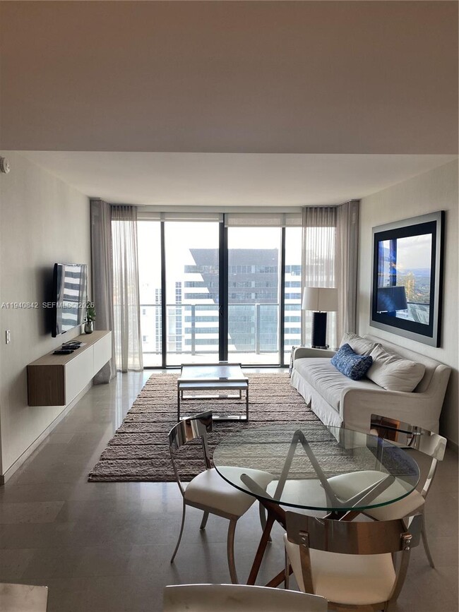 Foto del edificio - 88 SW 7th St