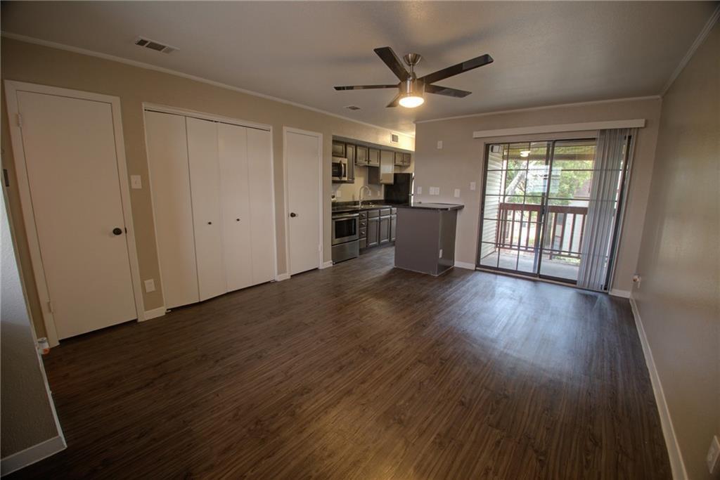 Foto principal - 1510 W N Loop Blvd