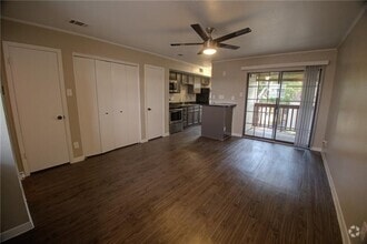 Building Photo - 1510 W N Loop Blvd