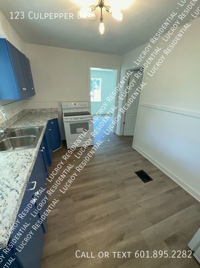 Foto del edificio - Cute 2-Bedroom Bungalow Rental Home in Jac...