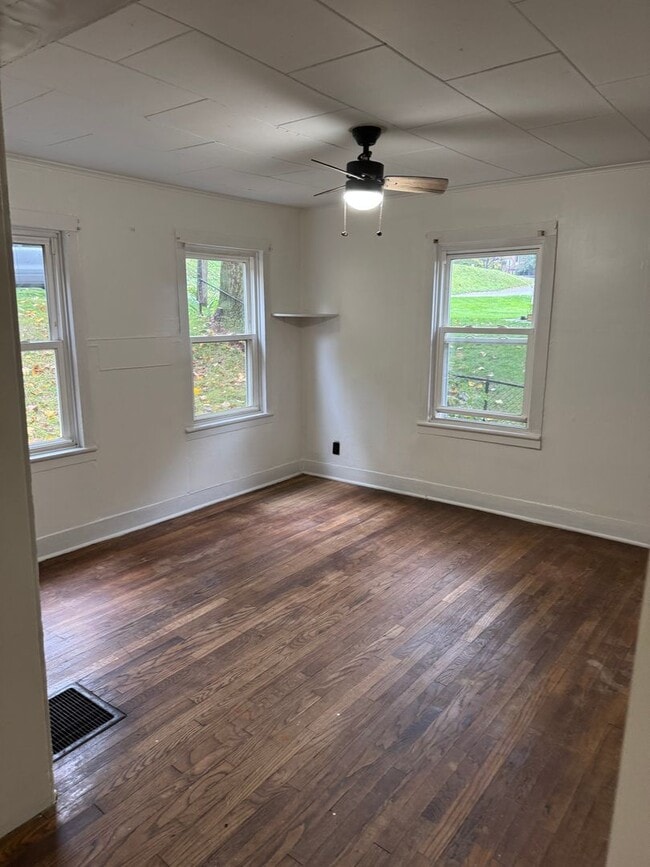 Building Photo - 7 Union St