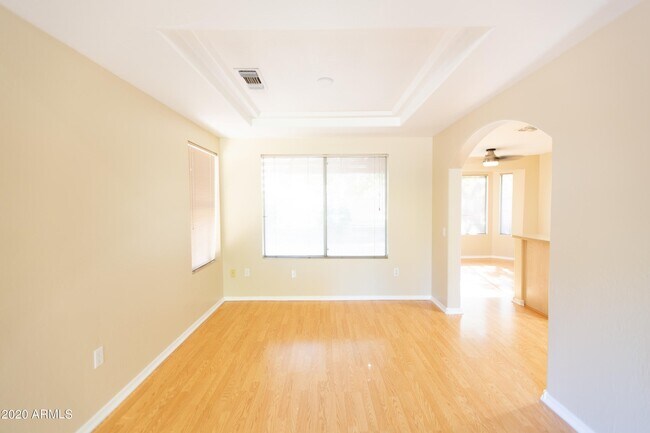 Building Photo - 1461 E Park Ave