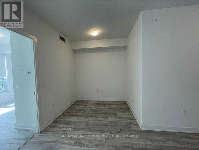 Building Photo - 4655 Metcalfe Ave