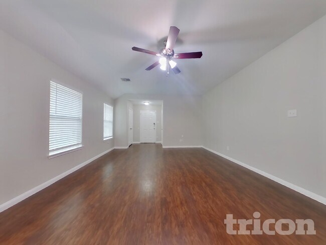 Foto del edificio - 21419 Palma Grove Way