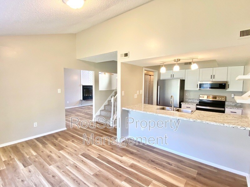 Foto principal - 3833 Foxglove Ct