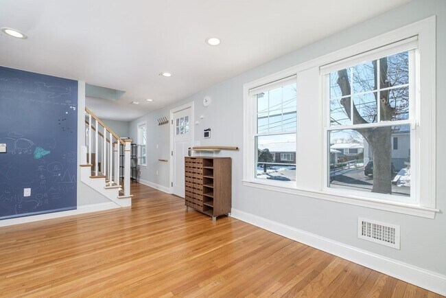 Foto del edificio - 107 Hemlock St