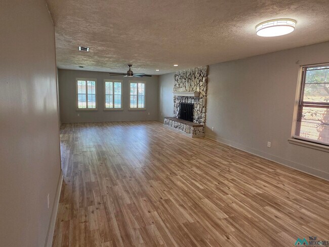 Building Photo - 2125 Circlewood Pl