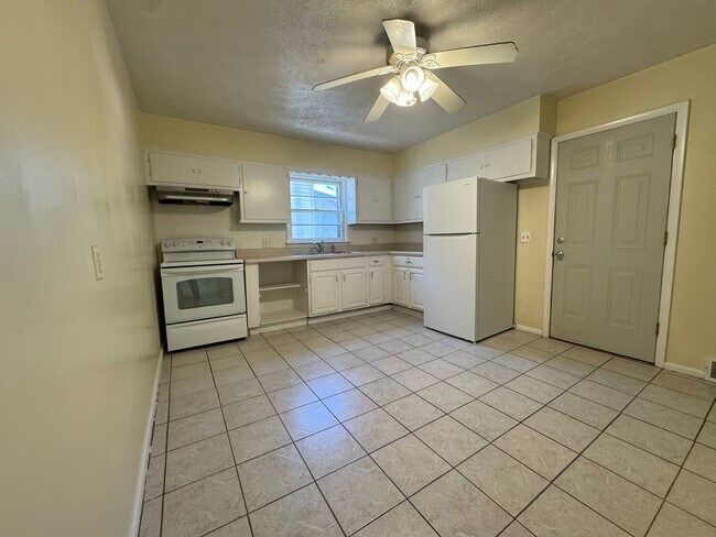 Foto del edificio - 1127 Lodge Ave