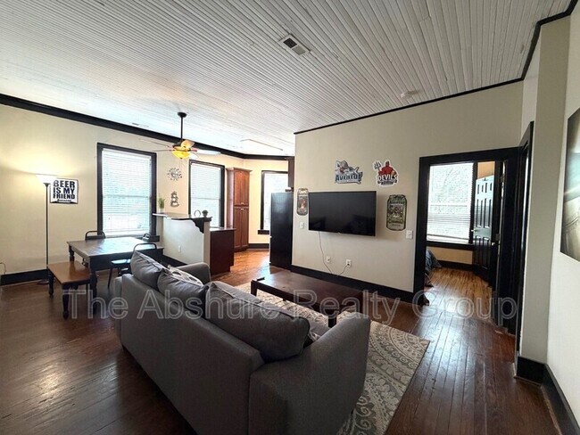 Foto del edificio - 523 E Broad St