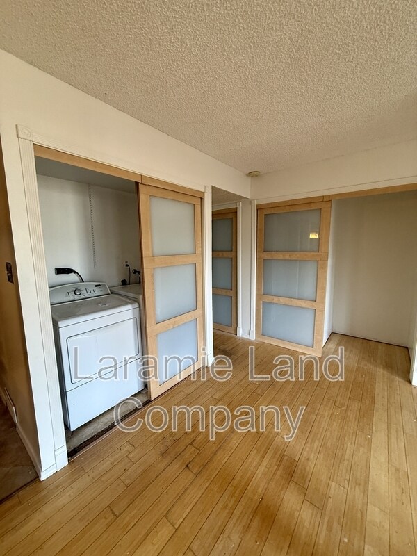 Foto del edificio - 1227 Downey St