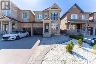 Building Photo - 260 Kincardine St