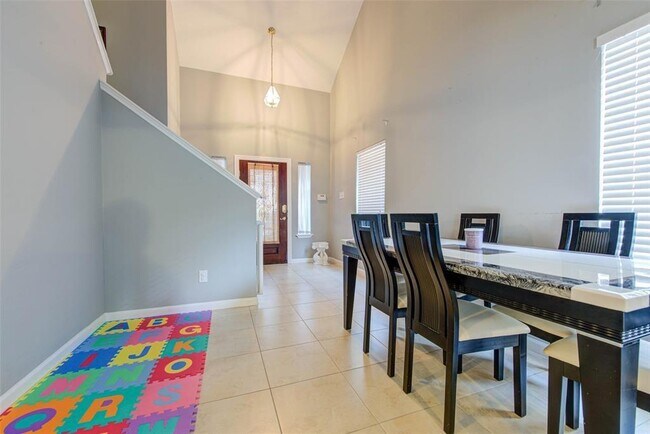 Building Photo - 14219 Beech Meadow Dr