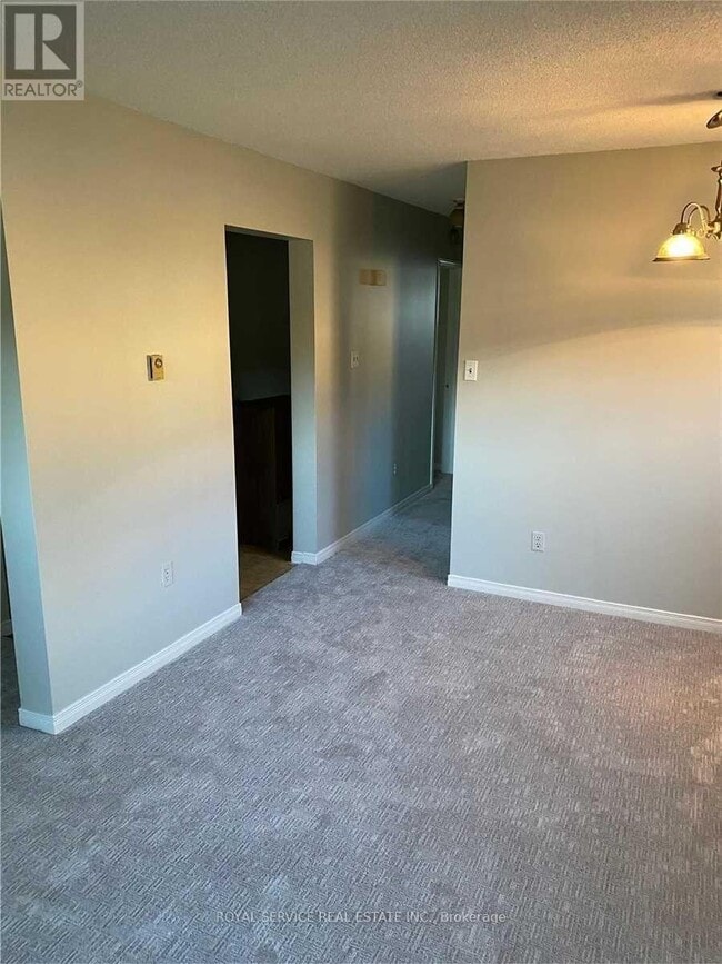 Building Photo - 602 Park St N