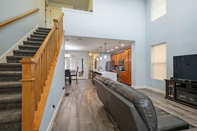 Foto del edificio - 4489 Milford Dr