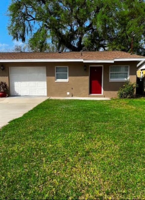 Foto principal - 767 E Warren Ave