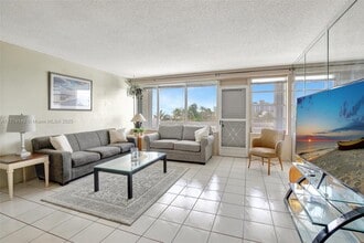 Building Photo - 3111 N Ocean Dr