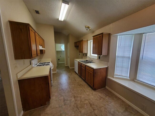Foto del edificio - Lovely Garland Home over 1700 sqft!