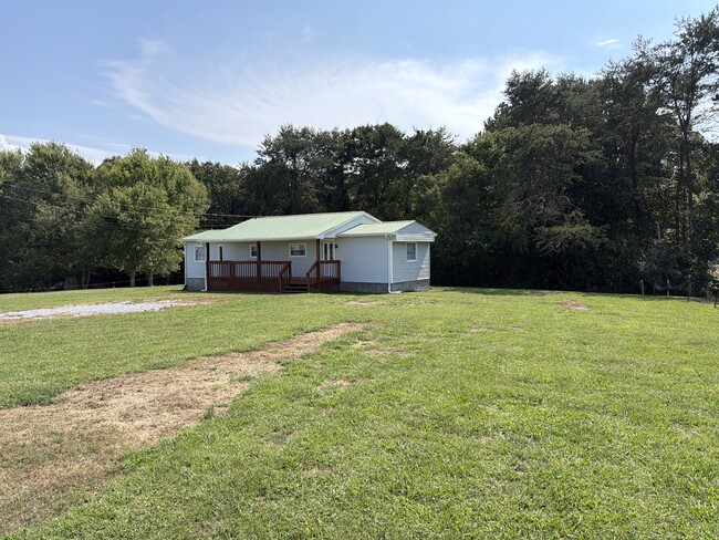Building Photo - 611 Oak Hills Rd