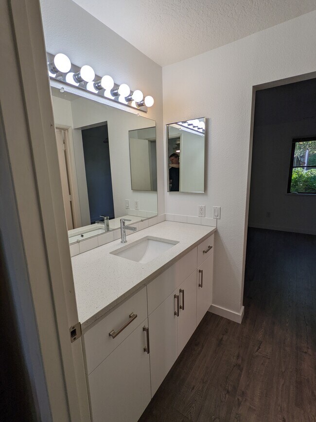 9926 SE Talbert St Unit 9926, Clackamas, OR 97015 Condo for Rent in