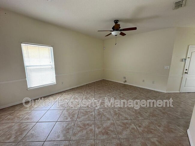 Foto del edificio - 4749 Waterside Pointe Cir