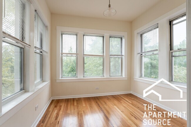 Foto del edificio - 3625 N Keeler Ave