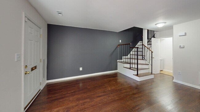 Foto del edificio - Columbia Heights Updated Two Bedroom/Two &...