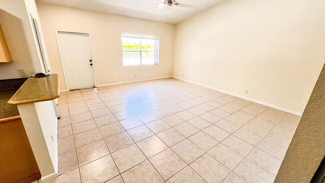 Building Photo - 1434 Hawthorne Pl