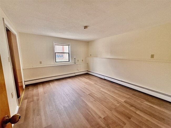 Foto del edificio - 1613 Newell Rd