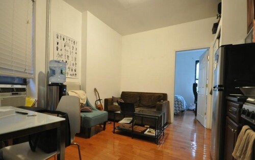 Foto principal - 176 Thompson St
