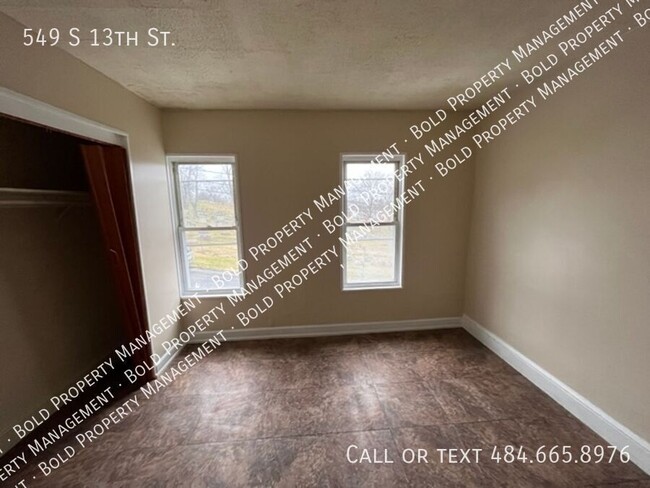 Building Photo - 549 S 13th St