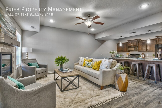 Building Photo - 12307 S Chelsea St