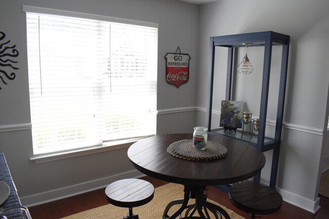 Foto del edificio - 1505 Lynchfield Ct