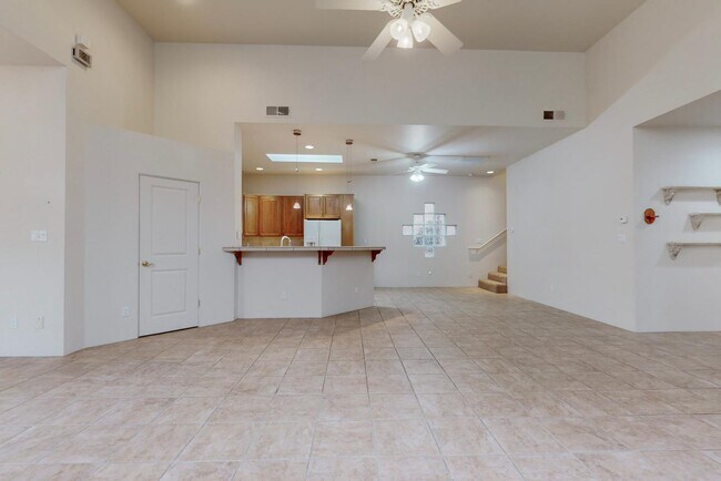 Building Photo - 711 Tramway Pl NE